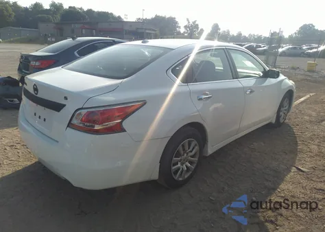 2015 Nissan Altima 2.5 S из США, поврежденный, VIN 1N4AL3AP4FC411911